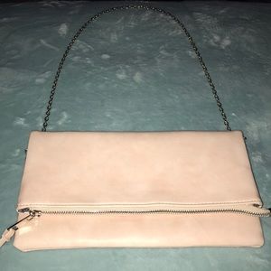 👛BEAUTIFUL CLUTCH/PURSE RIGHT ON TREND👛 NWOT